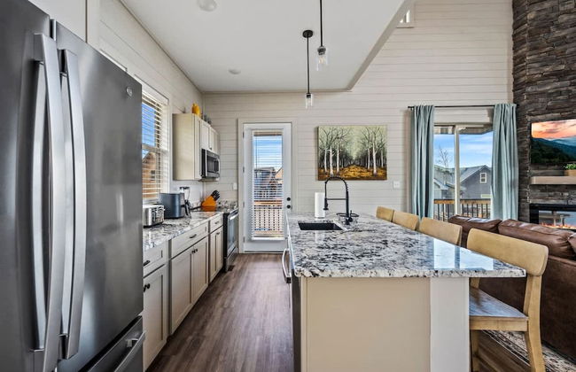 NEW Lake Cabin Sleeps 14 Indoor Pool Hot Tub - Foto 4