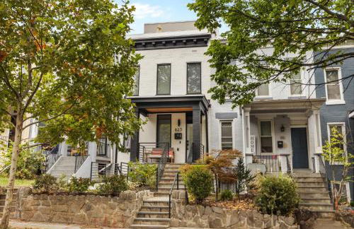 Central DC 5-BR Townhome - Walk to METRO-rail - Foto 33