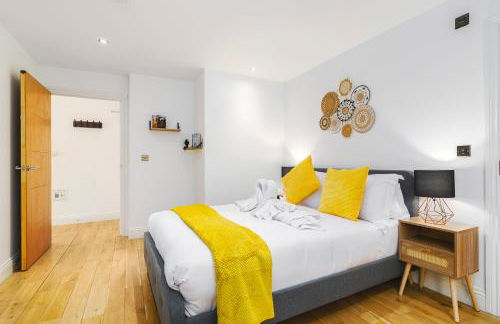 Modern 2-Bedroom, 2-Bathroom Apartment with Balcony in Hoxton Sleeps 6 - Foto 15