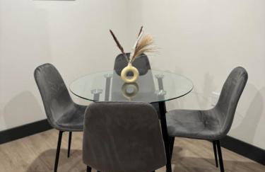 Free Indoor Parking 25 Minutes to NYC - Foto 10