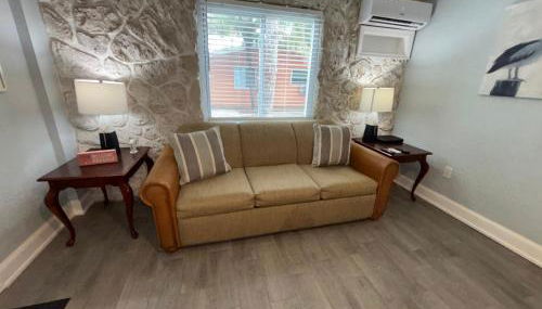 Dolphin Updated Cottage On River - 1 Mile to Beach Kitchen Washer Dryer - Foto 4