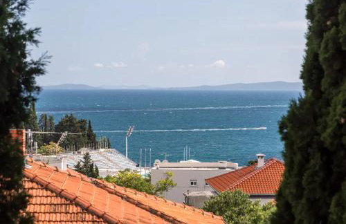 Azure Escape SEA VIEW Apartment - Photo 16