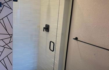 City Loft Escape with River Views! By Hollyhock - Foto 21