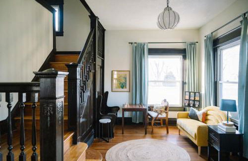 The Manor At East Village - Photo 3