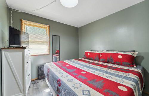 8BR 5BA Huge Dog Friendly Log Cabin near Wisconsin Dells and Lake sleeps 25plus - Foto 45