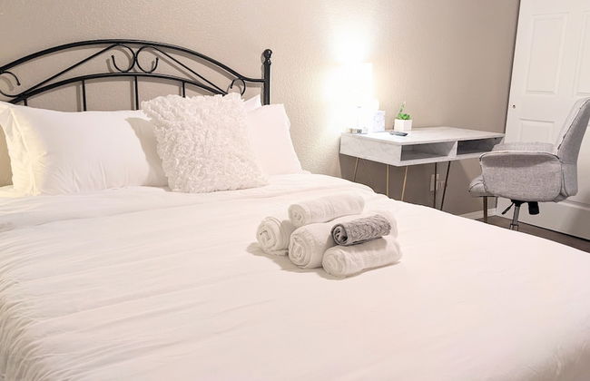 Beautiful Midtown Apartment - Huv - Photo 2