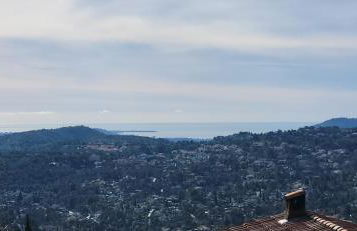 "La Colombe sous les Oliviers" Gîte jusqu'à 4 personnes - 75m2 - Sur Boooking - Rez de jardin Piscine Vue mer et lac - Foto 42