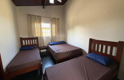 TRIPLEX piscina churrasqueira lava e seca Wi-Fi e 2 TVs em Condomínio com 90m2 no centro de Ubatuba - Foto 52
