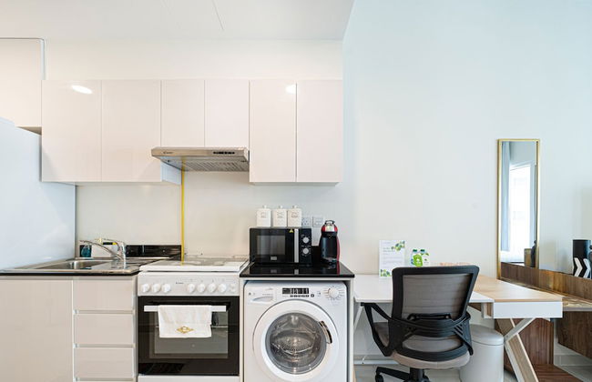 Viridis Residence Cozy Studio Living - Photo 9