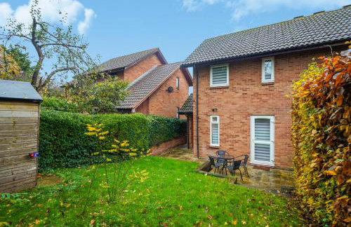 Milton Keynes 3BR, Stylish Home, Sleeps 5, Families Stays, Parking , Free WiFi - Photo 35