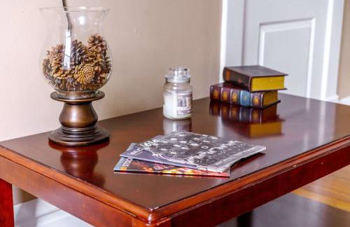 Jungle Book by Jungle House Walkable to High Street Downtown & Short North Near Nationwide Arena OSU & Convention Center Free Parking 5 800 Reviews - Foto 54