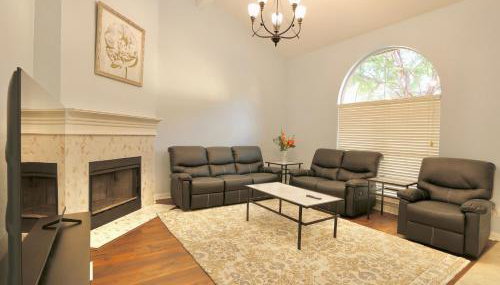 Gorgeous 4 bedroom 2,5 bath Home with Heated Pool, Spa & Game Room close to DFW Airport - Foto 2