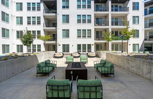 Modern 1BR w Parking, Near Temple Square & Delta Center - Foto 48