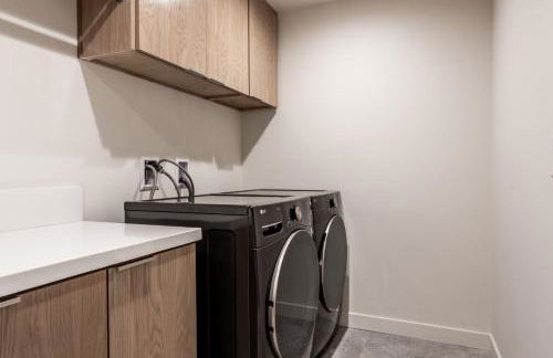 New Luxury Free Standing 4BR 4 and a halfBA Home Obsidian Reserve #146 Priv Hot Tub, 2-Car Garage Great Views - Foto 16