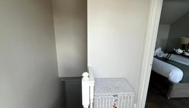 Beautiful and spacious 2 bed, 2 bath apartment bordering Fulham and Chelsea - entire apartment with private entrance - Foto 5