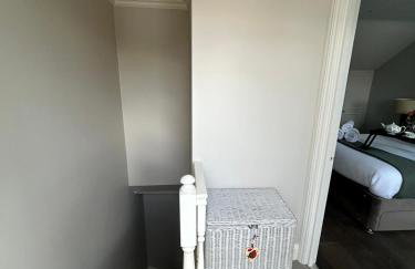 Beautiful and spacious 2 bed, 2 bath apartment bordering Fulham and Chelsea - entire apartment with private entrance - Foto 5