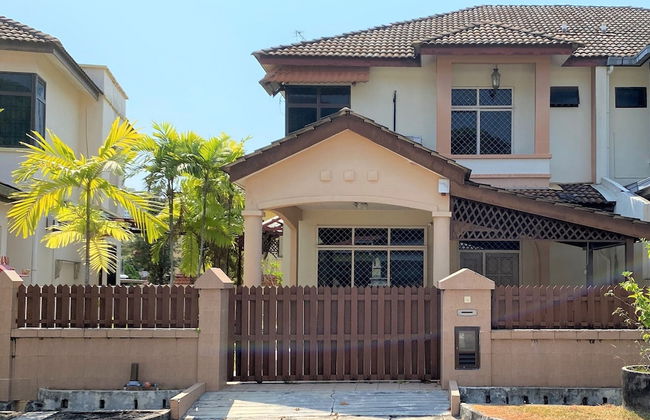 OYO 90199 Homely&cozy House - Foto 13