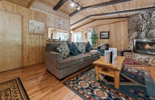 Granny's Love Shack - TRANQUIL RETREAT STEPS AWAY FROM THE NATIONAL FOREST! - Foto 4