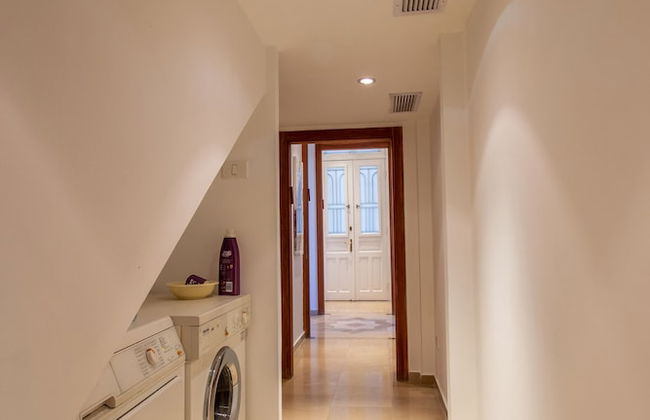 Art apartment in Mamila - Photo 31