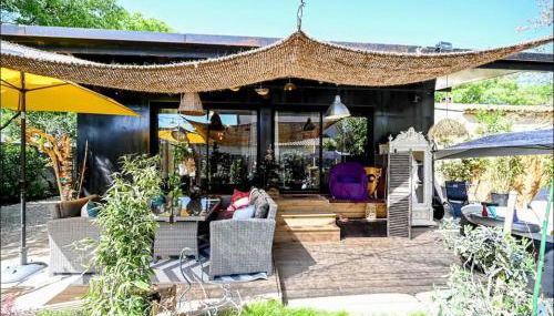 Nouveau ENVOUTEMENT près de GORDES Provence Maison entière neuve archi luxe écolo 4 pers parking privé - Foto 2, Garden, Garden view