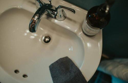 Mountainscape: Peaceful & Skiing - Photo 19