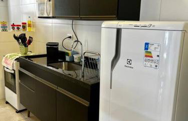 Apê 212 - Piscina, Churrasqueira, 2 Quartos a 600m da Orla Central - Foto 5