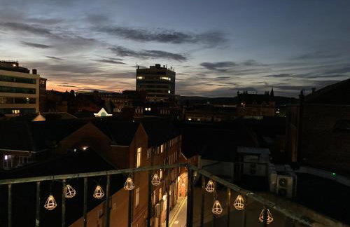 Central Sheffield 3BED 3BATH IV Pent-Apartment - Photo 71