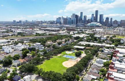Resort vibe with Pool and Hot tub Downtown skyline views - Photo 66