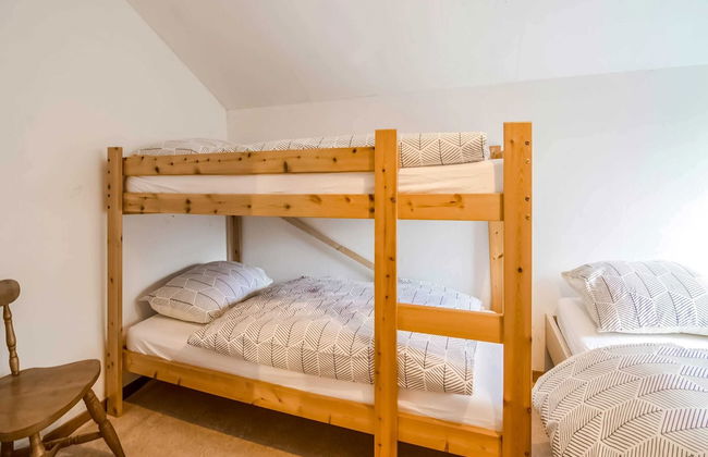 Quiet Valley View Retreat - Photo 8