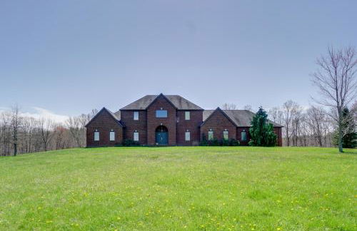 Spacious McArthur Home Private Hot Tub and Pond! - Photo 3