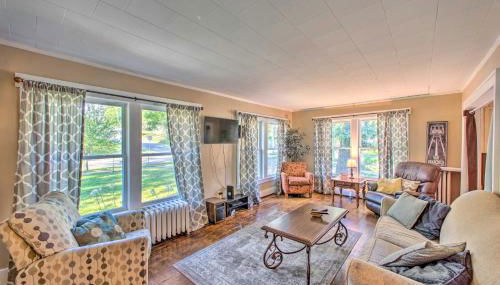 Townhome with Yard, 2 Mi to Downtown and Golfing - Foto 2