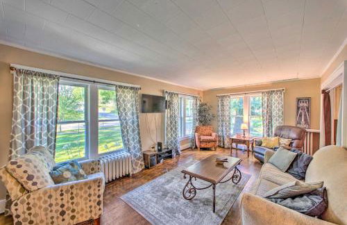 Townhome with Yard, 2 Mi to Downtown and Golfing - Foto 2