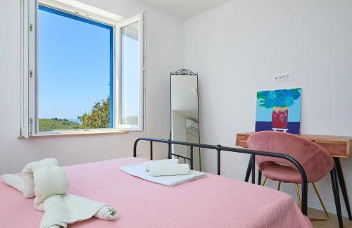 Villa Korta - Spacious House with Pool - Foto 24