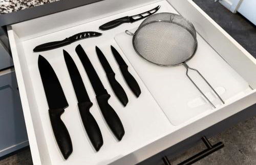 Centric 2BR In HEART of DTPHX Free Garage Parking - Foto 30