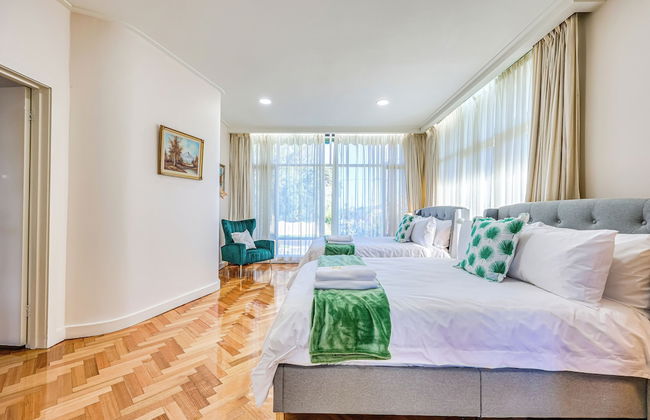 StayAU Spacious 6BR McKinnon Pool Home - Foto 14