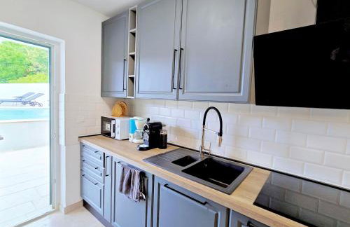 Mare`s Private House 1st floor with Pool - Foto 24