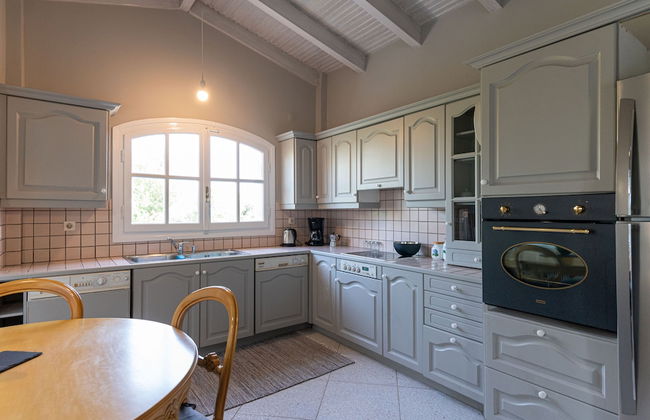 Serene Seaside Bliss - Lush & Secluded Garden Oasis - Foto 17