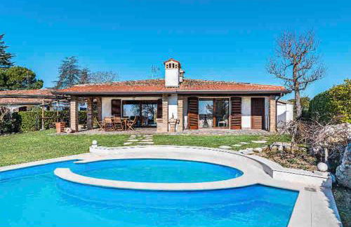 Casa Girasole - entire villa with pool - Foto 2