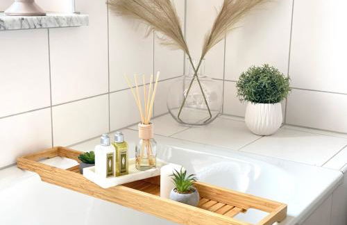 Step Apartments - Large, Luxurious and Central - Foto 11