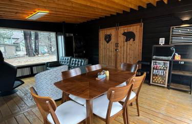 The Honey Bear Cabin Jacuzzi EV Friendly Renovated - Foto 26