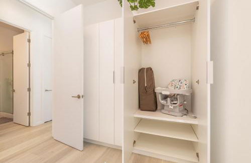 Modern Eco Retreat with Hot Tub and Views - Foto 20