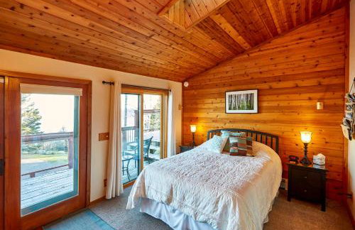 Cozy Schroeder Studio with Deck on Lake Superior - Foto 7