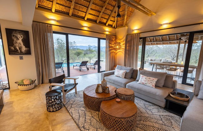 Villa Uthando Stylish Brand new Villa With Amazing Views - Photo 6