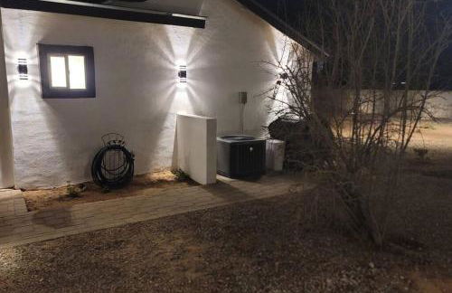 3 Bedroom, 2 Bath Whole House, ASU, Tempe, Scottsdale on Light Rail - Photo 19