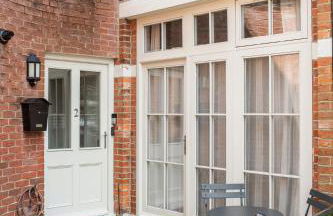 Charming Beachside Town House - Photo 41