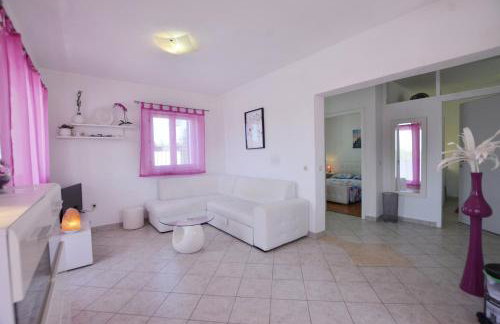 Family home with hydromassage pool & fun activities - Foto 33