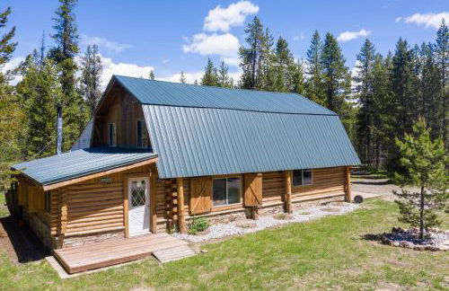 Grey Wolf Retreat by KABINO Sleeps 20 Commercial Kitchen Fire Pit WiFi Bunk Beds - Foto 1