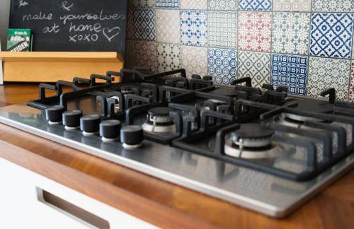 Boutique Brick Lane 2-Bed, Colourful City Vibes - Foto 45