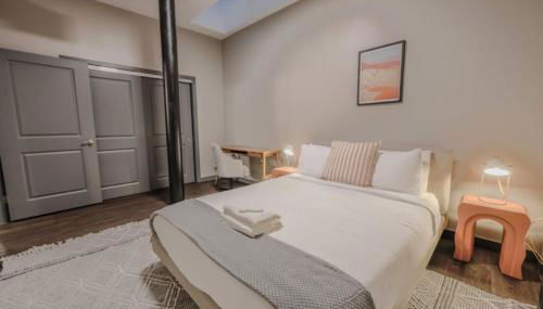 Chic Modern 2 bed Apartment with Exposed Brick - Foto 2