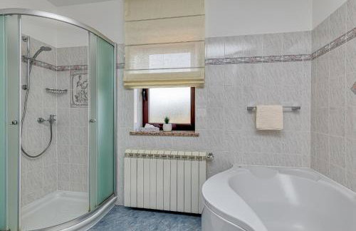 Silvia II with Private Pool - Foto 31